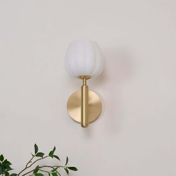 Fleur Wall Lamp – Elegant Flower-Shaped Alabaster Sconce in Brass | Alsolight
