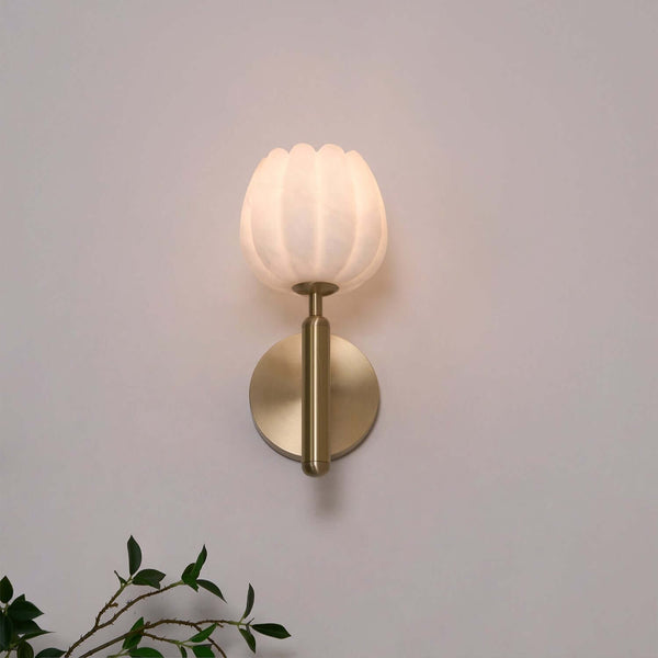 Fleur Wall Lamp – Elegant Flower-Shaped Alabaster Sconce in Brass | Alsolight