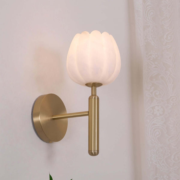 Fleur Wall Lamp – Elegant Flower-Shaped Alabaster Sconce in Brass | Alsolight